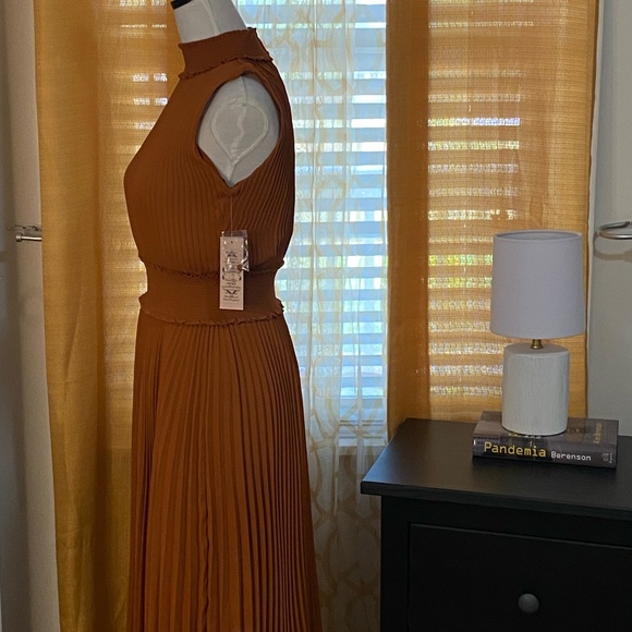 New !!! Gorgeous Nanette Lepore Midi Pleated Dress Size 4 - Picture 6 of 13